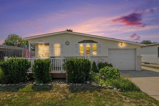 668 S  Hawthorne St, Westland, MI 48186