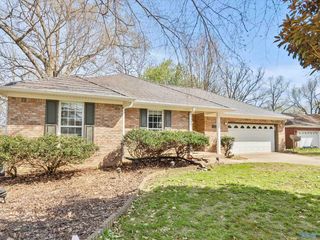 18292 E  Limestone Rd, Athens, AL 35613