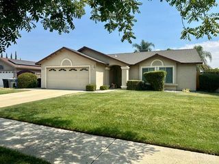 744 Balboa Ave, Lemoore, CA 93245