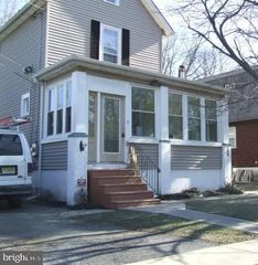 237 Chestnut St, Westville, NJ 08093