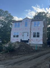 39 Dexter St #A, Orange, MA 01364