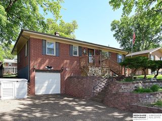 3022 Pleasant Dr, Bellevue, NE 68147