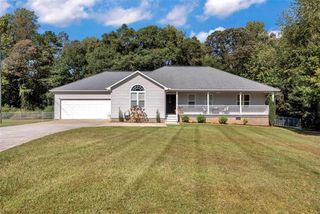 120 Whispering Pnes, Martin, GA 30557