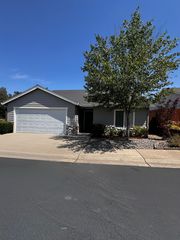 320 Elderberry Ln, Angels Camp, CA 95222