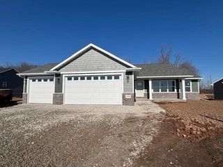 1302 W  Thorn Creek Dr, Hilbert, WI 54129