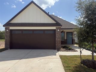881 Lady Bird Ln, College Station, TX 77845