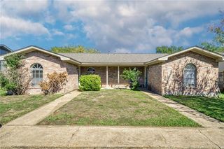1517 Hillside Dr, College Station, TX 77845