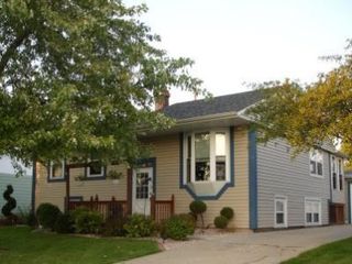 132 S  Chase Dr, Crown Pt, IN 46307