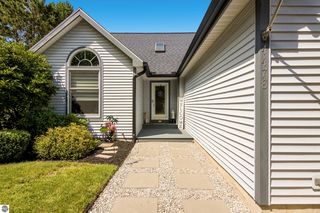 4478 Hampshire Dr, Williamsburg, MI 49690