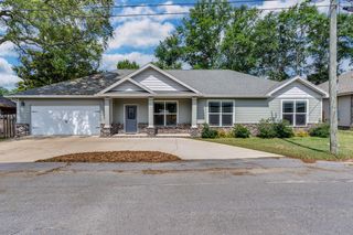 1311 S  Cedar Ave, Niceville, FL 32578
