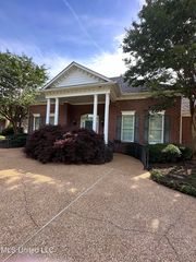 9208 Rosalie Cv, Olive Branch, MS 38654