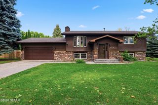 1811 S  38th St, Grand Forks, ND 58201