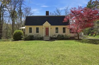 571 W  Pelham Rd, Shutesbury, MA 01072