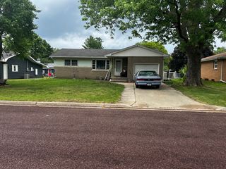 617 S  Melvin St, Gibson City, IL 60936