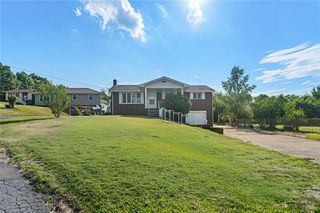 3606 Springer Ave, Moosic, PA 18507