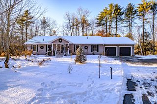 32 Webbs Mills Road, Raymond, ME 04071