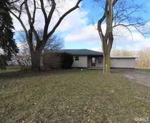 748 Lincoln Hwy, Bourbon, IN 46504