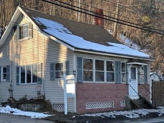 464 West River Road, Hooksett, NH 03106