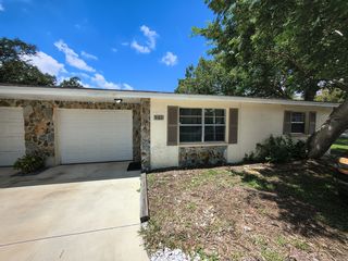 561 Laura Ln, Dunedin, FL 34698