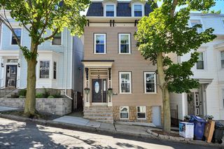 9 Atlantic St, South Boston, MA 02127