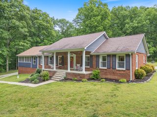 216 Rouse Rd, Dickson, TN 37055