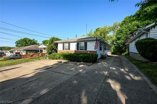 590 & 592 Stephens Rd, Akron, OH 44312