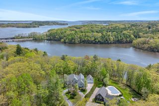26 Veronica Lane, Falmouth, ME 04105