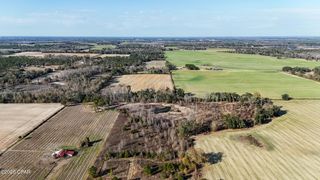 Columbus Rd, Grand Ridge, FL 32442