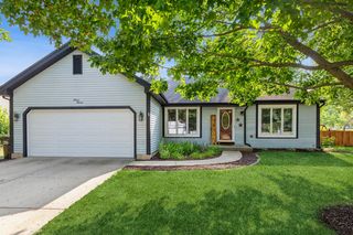 1111 Cedar Crest Dr, Crystal Lake, IL 60014