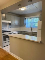 1447 W  Touhy Ave, Chicago, IL 60626