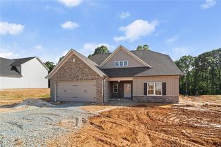 667 Cedar Dr, Winston Salem, NC 27107