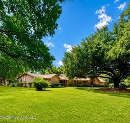 152 Brooksberg Dr, Magee, MS 39111