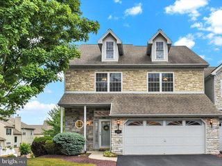 2820 Oakwood Dr, Harrisburg, PA 17110