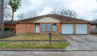 2530 Colonial Ridge Drive, Friendswood, TX 77546