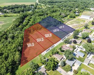 5 Marian Ln #1, Hudson, IA 50643