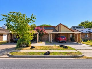 201-203 Yorkshire Ct, Euless, TX 76040
