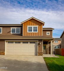 2826 27th St W, Williston, ND 58801
