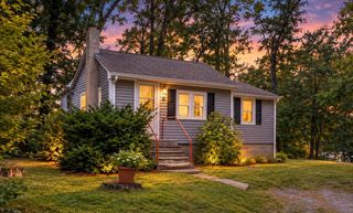 21 Faulkner Rd, North Grafton, MA 01536