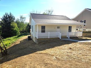 445 S  14th St, Wytheville, VA 24382