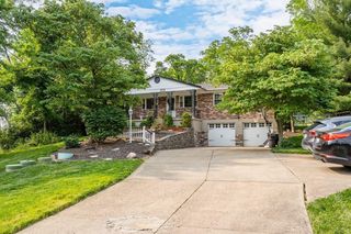 3890 Hubble Rd, Cincinnati, OH 45247