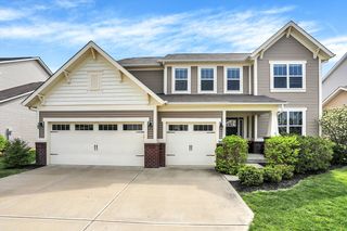 7831 Gray Eagle Dr, Zionsville, IN 46077