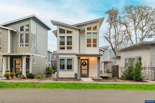 3937 Cousteau Dr, Salem, OR 97302