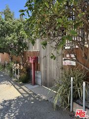 2416 Walnut Ave, Venice, CA 90291