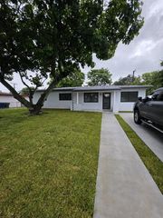 2910 NW 175th St, Miami Gardens, FL 33056