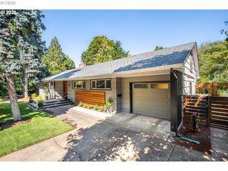 2015 Eastwood Ln, Eugene, OR 97401