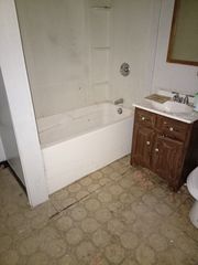 811 6th Ave #2, Troy, NY 12182