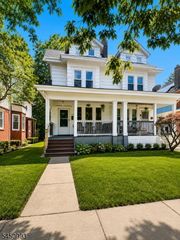 230 Hillcrest Ave, Trenton, NJ 08618