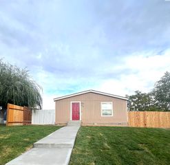 915 S  6th Ave, Pasco, WA 99301