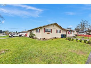 3994 S  F St, Springfield, OR 97478