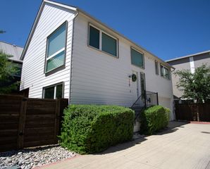 1120 Barsotti Ct, Dallas, TX 75212